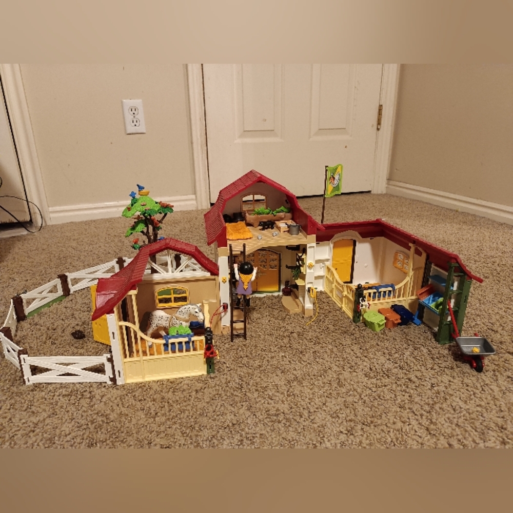 Playmobil Farmhouse set